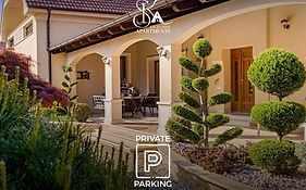 Sika Royal Garden & Spa Central Apartment Arad - Self Check-In